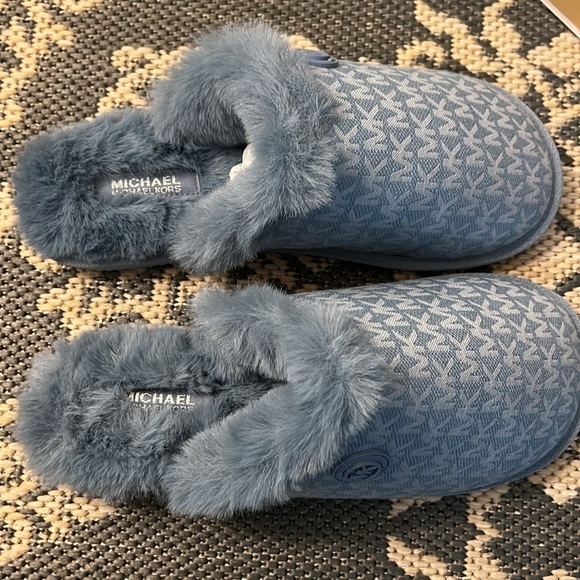 New in Box Michael Kors Janis Slipper - Picture 10 of 13